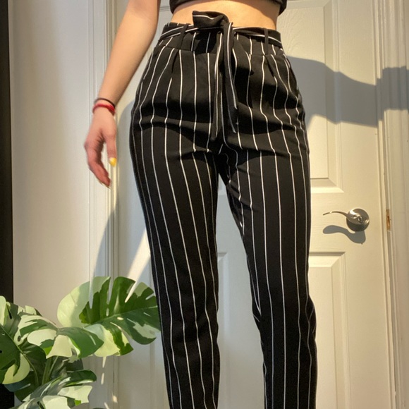 High waisted black trousers - Picture 2 of 6
